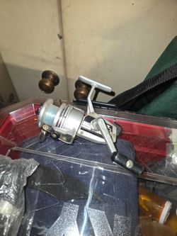 Fishing reels