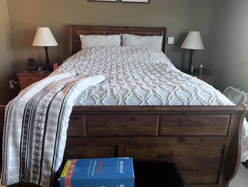 Solid wood Frame bed! (REDUCED PRICE)