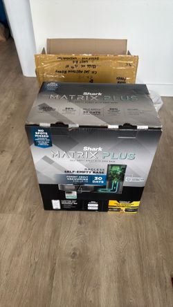 Shark Matrix Plus Self-Empty Robot Vacuum & Mop | Barely Used