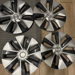 Tesla Model Y Gemini 19” Wheel Covers – OEM Set (Good Condition)