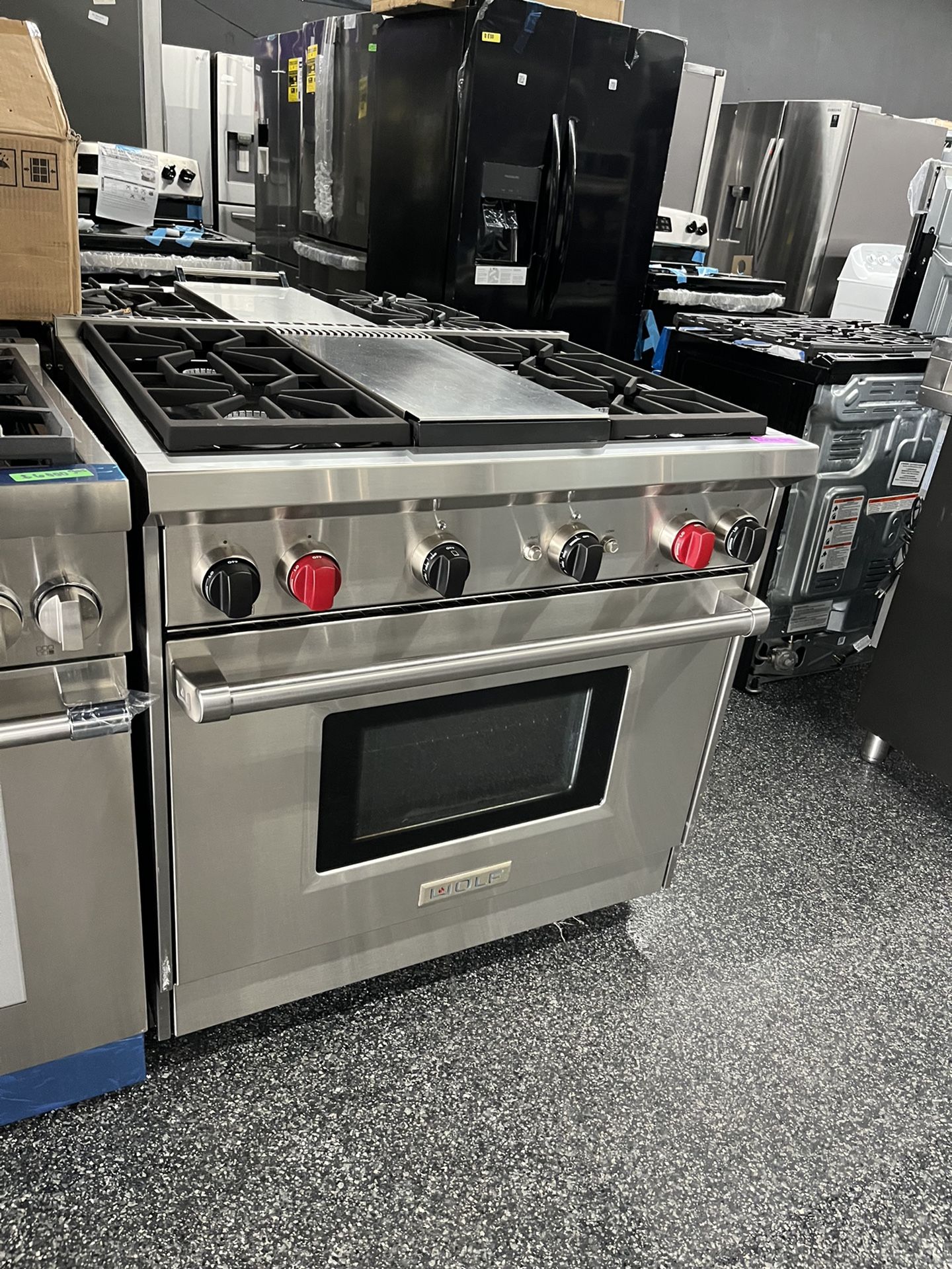 Wolf Stainless Steel Gas 36” Range With 4 Burners
