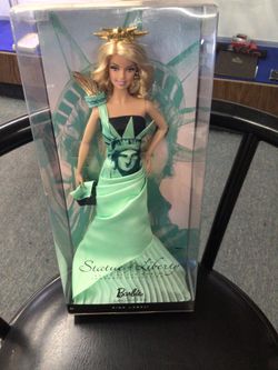 Statue of Liberty Dolls of the World Landmark Collection Pink Label Mattel T3772