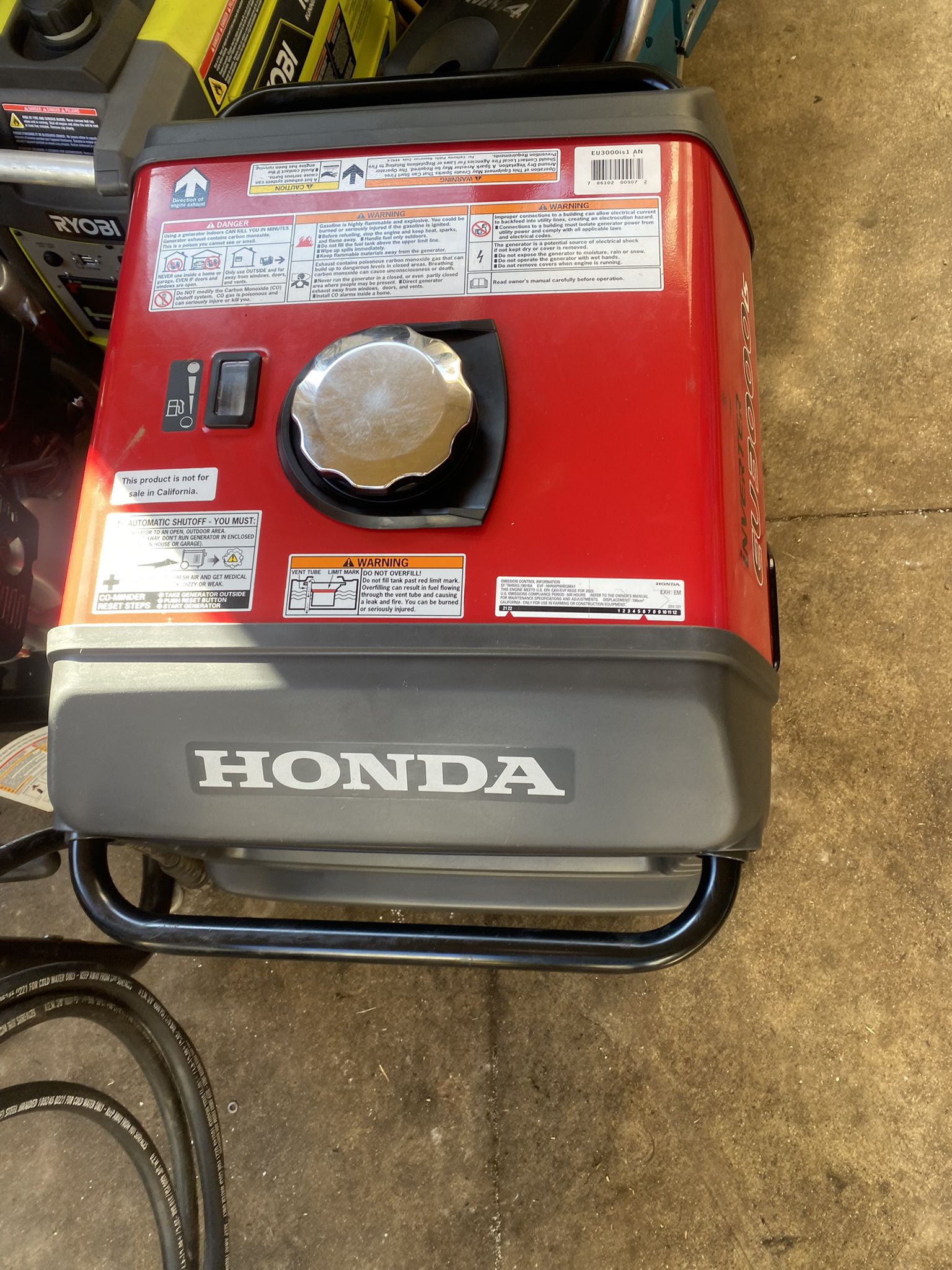 Honda 3000-Watt Super Quiet Electric and Recoil Start Gasoline Powered Inverter Generator with 30 Amp Outlet