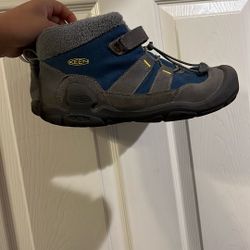 keen shoes size 7