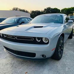 2020 Dodge Challenger SXT 