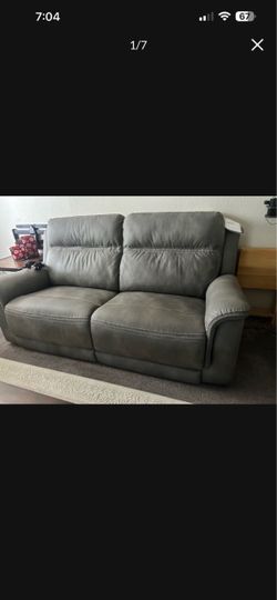 LIKE NEW! Signature Design by Ashley – Electric Reclining Sofa & Loveseat – $1,000 OBO