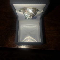 Round 3 CT.T.W. Natural Diamond Side Stone Engagement Ring 10k Gold.