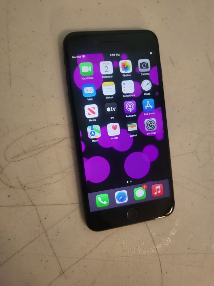 Apple iPhone 7 plus 32 GB UNLOCKED. COLOR BLACK. WORK VERY WELL.PERFECT CONDITION. 