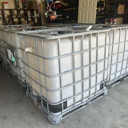 275 Gallon Water Tanks Totes