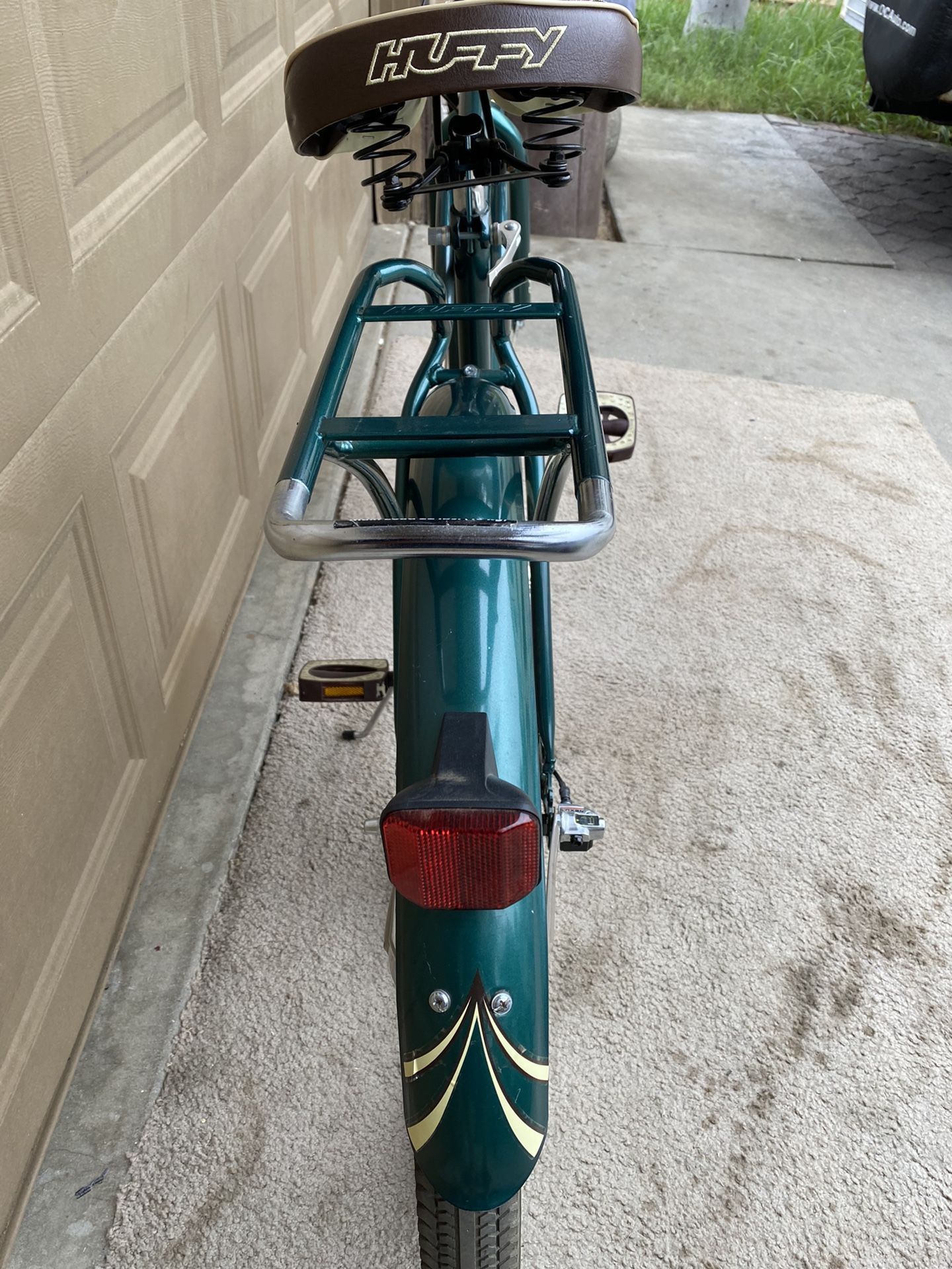 Huffy Regatta 3 Speed Beach Cruiser for Sale in Riverside CA OfferUp