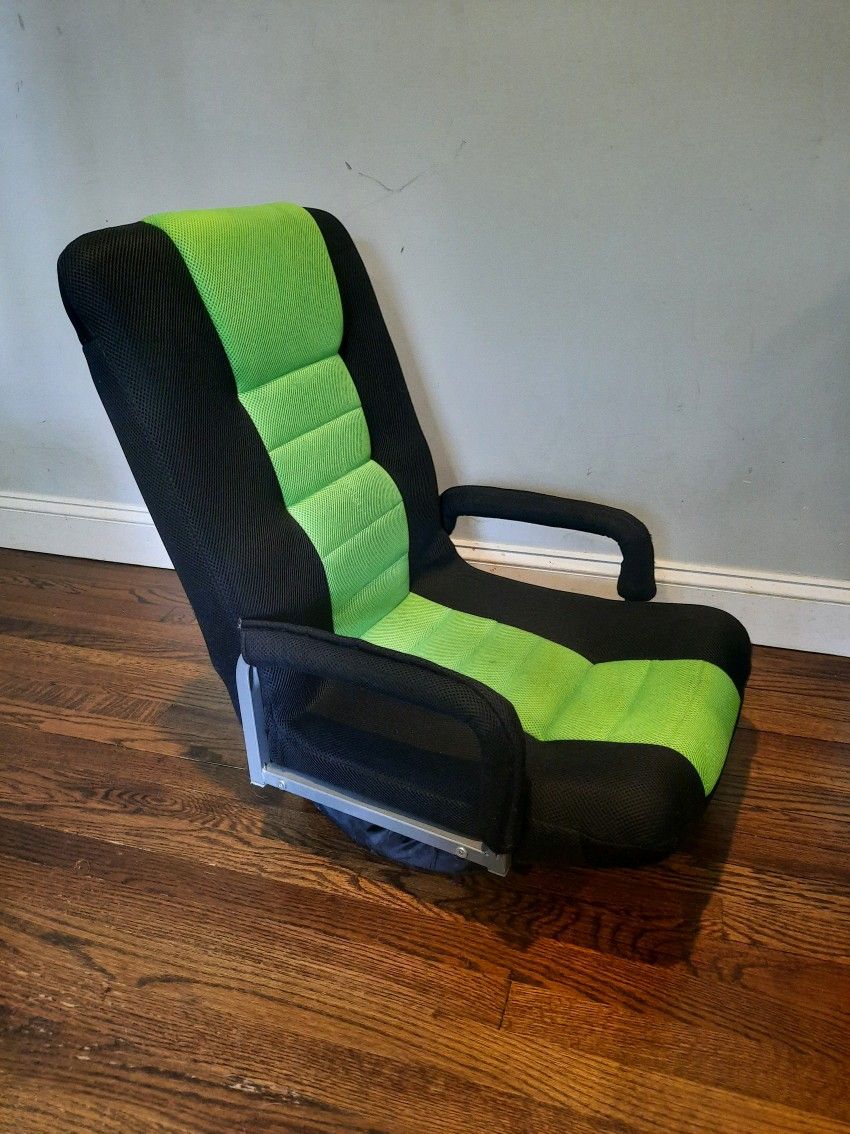 Swivel floor gaming chair - $60