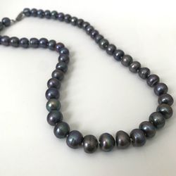 VTG Baroque Black Cultured Freshwater Pearl Necklace / Choker, Knotted, 16.5” Long, Pearl Size 7-10mm