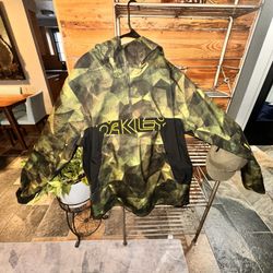 Oakley Shell Snowboard Jacket 