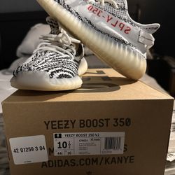 Yeezy 350 V2 Zebra Size 10.5