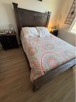 Queen Bedroom Set — Solid Wood Rustic Frame + Casper Mattress + 2 Nightstands