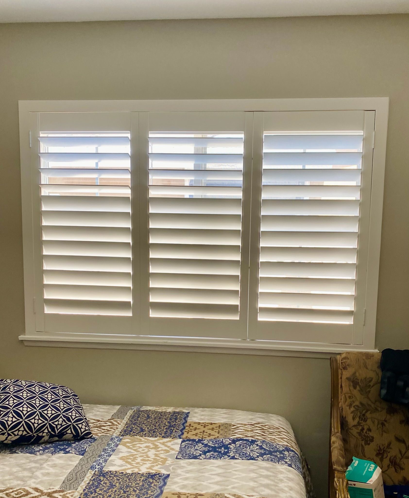 Custom Interior Wood Shutters. Install Included. Persianas De Madera. Best Pricing. We Service All of Southern California. 951-573-2560