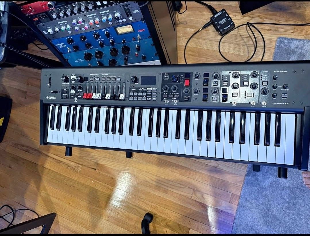 YAMAHA YC61