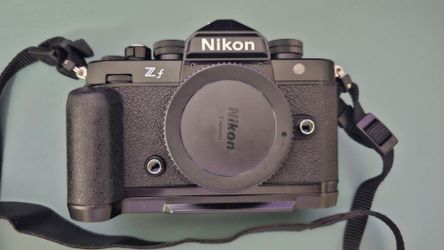 NIKON ZF
