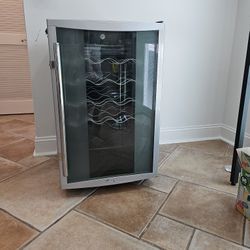 Magic Chef Wine Fridge 