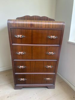 Beautiful Vintage Art Deco Waterfall 4 Drawer Dresser - 30x16x51