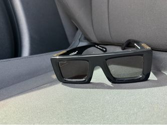 Off-white sun glasses