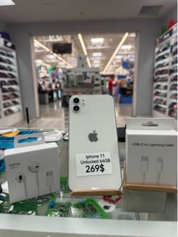Iphone 11 Fully Unlocked 64GB White with store warranty