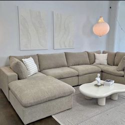 BRAND NEW!! 6 Piece Oatmeal CLOUD Modular Sectional Couch (FREE DELIVERY 🚚)