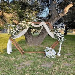 early should Personalized Wedding Arches – Craft the Ceremony You Imagine!