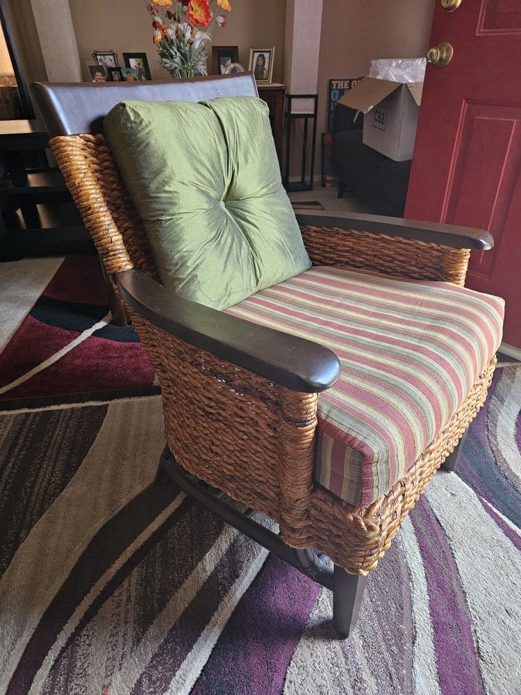 Beautiful Pier One Rattan Chair w/Cushions for Sale in Albuquerque, NM OfferUp
