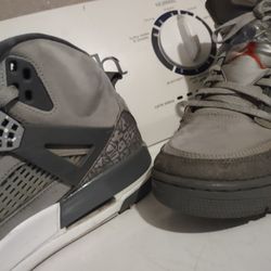 Brooklyn Jordan 4s Mid Grey 