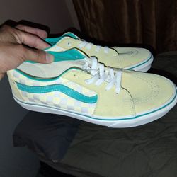 vans size 10.5 shoes 40 dollar each cada una  