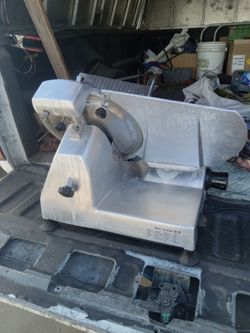 Meat slicer