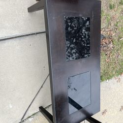 Tables With Glass Center Pieces 