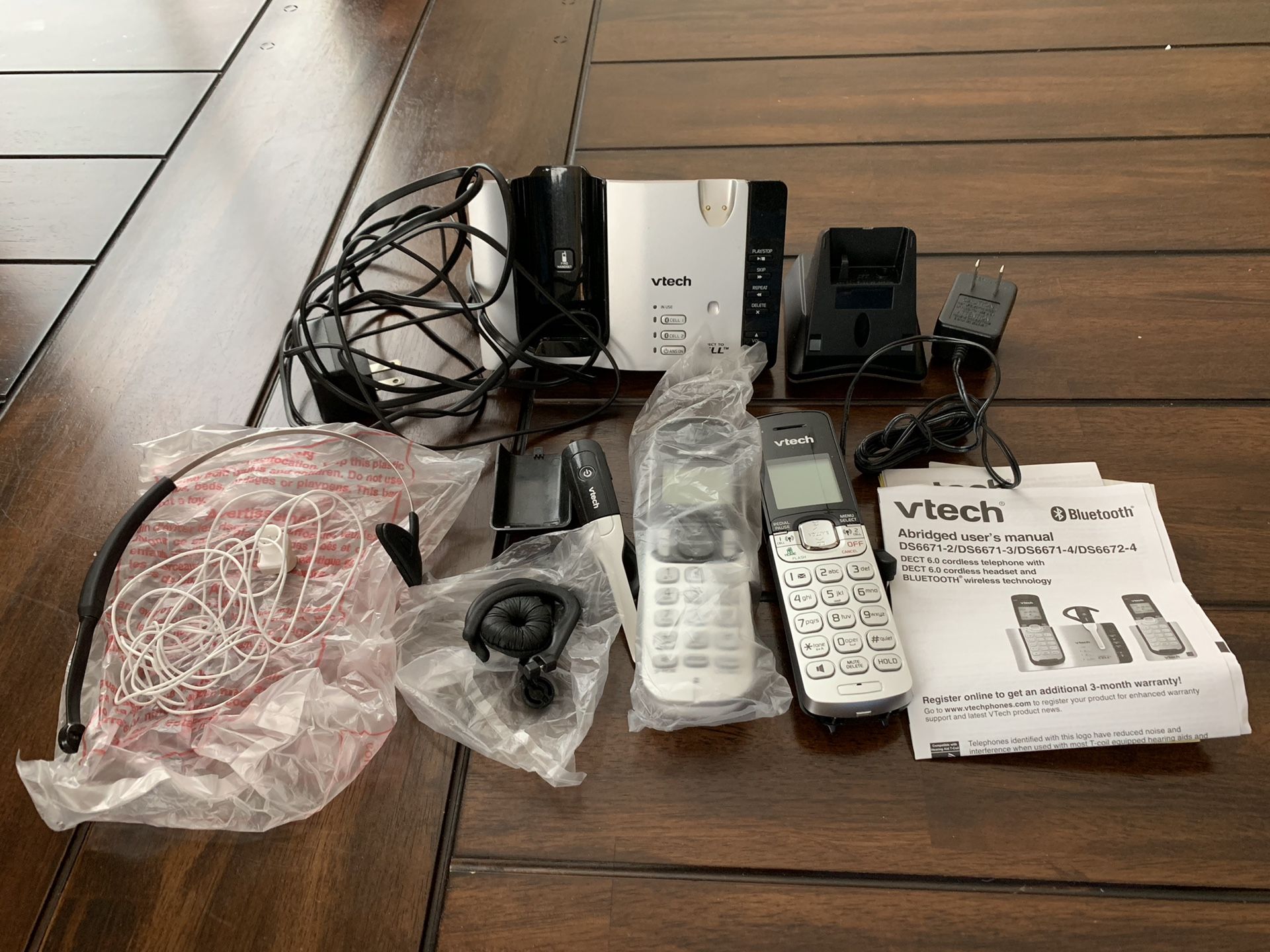 VTech DS6671-3 DECT 6.0 Expandable Cordless Phone with Bluetooth Connect Answering System, Silver/Black with 2 Handsets and 1 Cordless Headset