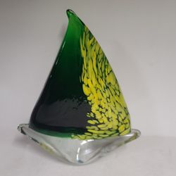 Beautiful Vintage Glass Sailboat Figurine 
