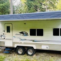 2005 25ft Skyline Travel Trailer