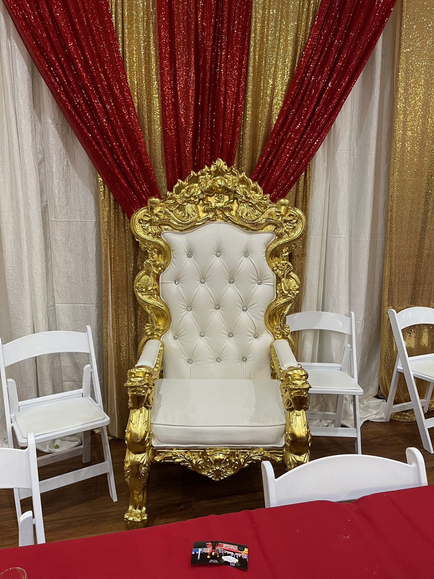 Thrown Chair 
