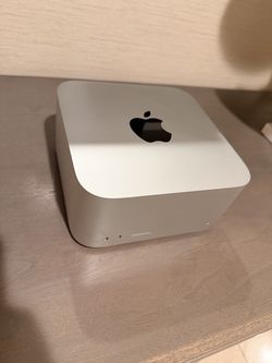 Apple M1 Max Studio