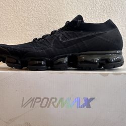Nike vapor Max Flyknit (two pairs)