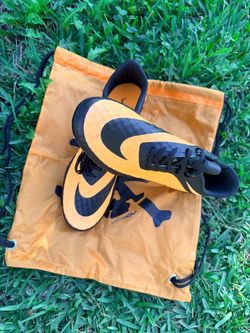 Nike Hypervenom Soccer Cleats size 9.5