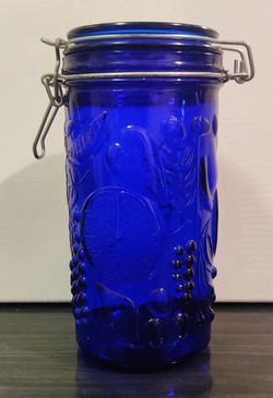 NEIMAN MARCUS COBALT BLUE CANISTER WITH LOCKED LID 7 INCHES TALL HOLDS 30 OZS