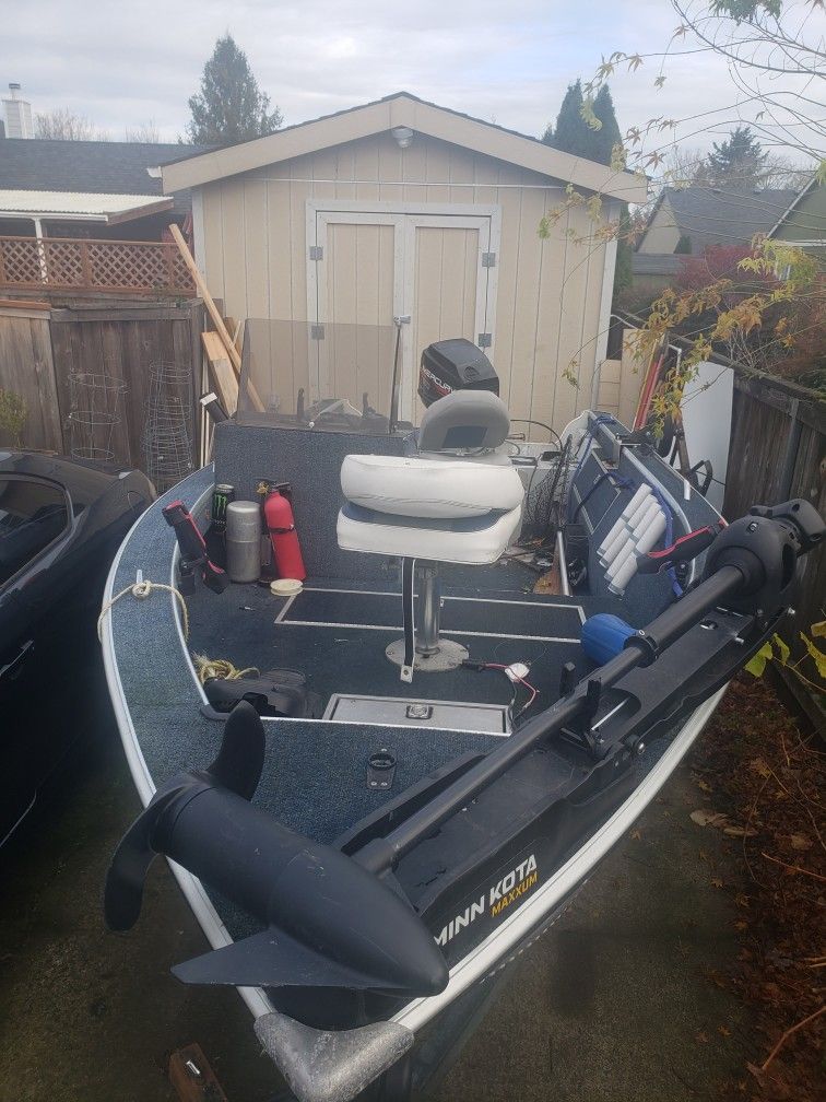 Lowe Boat