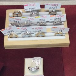 ENGAGEMENT RINGS