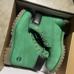 Men’s Timberland 6in Worn 2x Size 9.5 GREEN BOOTS  for sale