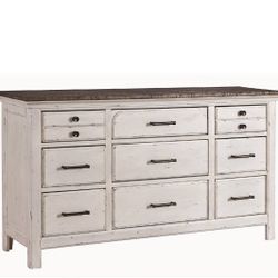 Celeste 9-Drawer Dresser