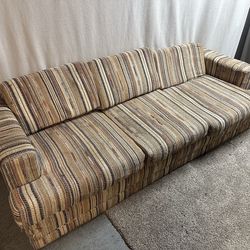 *FREE* Funky Lil’ Couch
