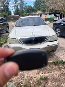 2004 Lincoln Town Car