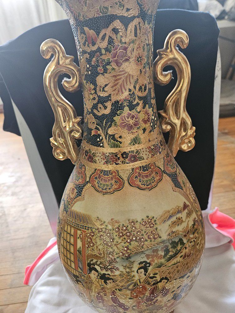 (2x)Royal Satsuma  Vase 
