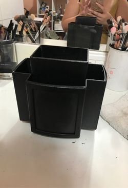 Cosmetic organizer