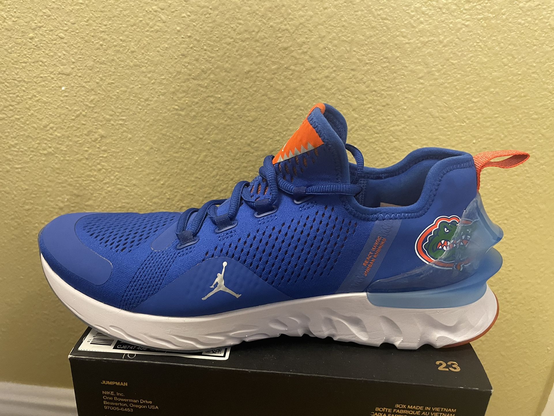 Jumpman top gator shoes